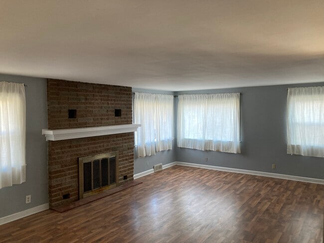 Photo - 4631 W Midland Dr