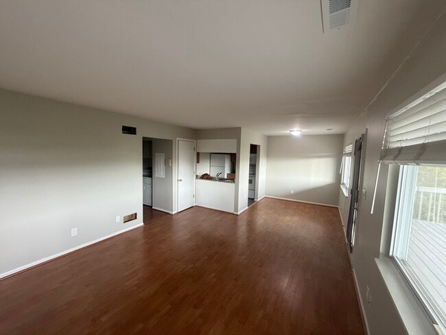 Building Photo - 2308 Gladstone Ave