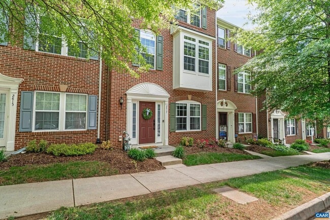 Building Photo - 2417 Abington Dr