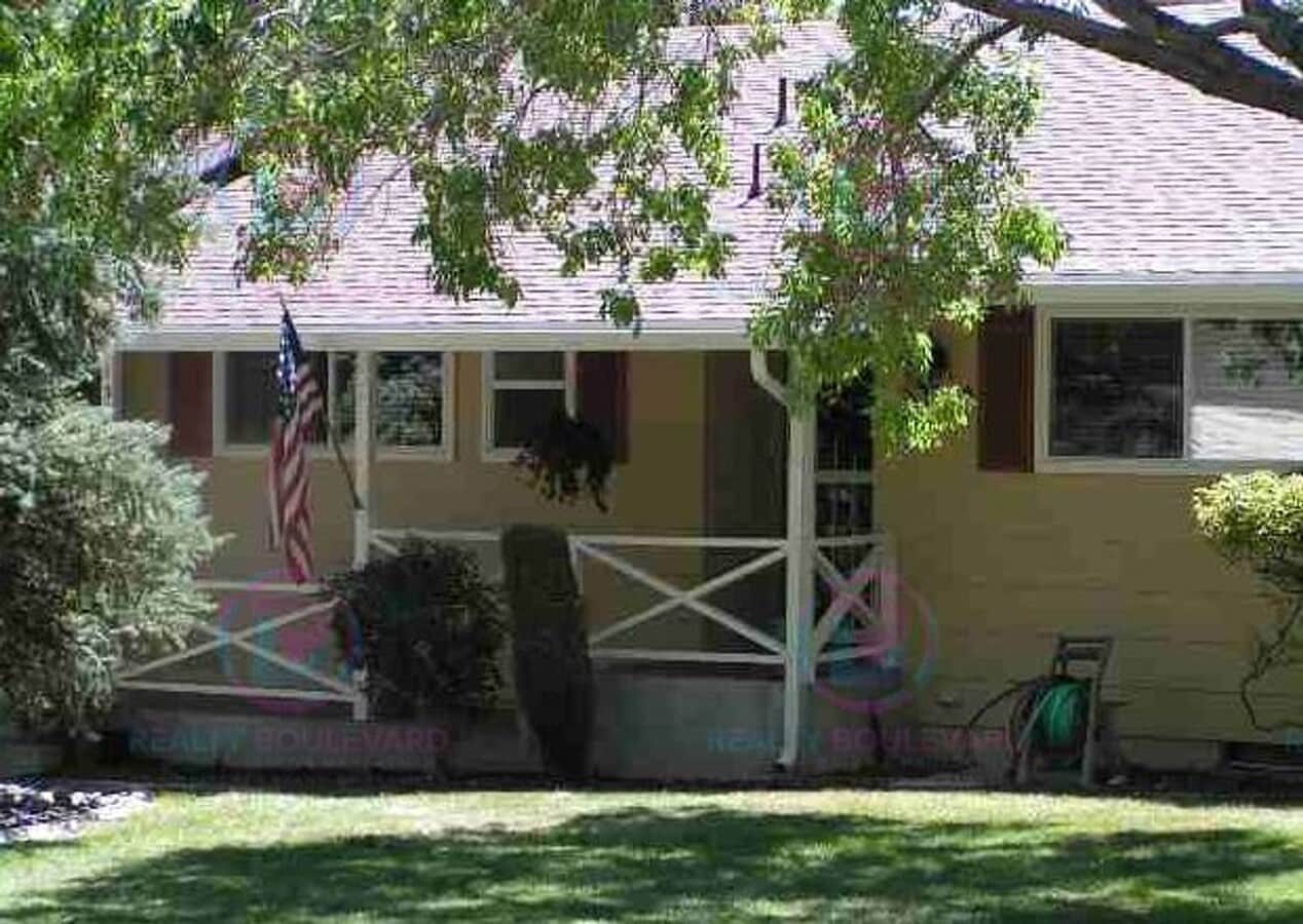 Photo - Spacious 6-Bedroom Home Near UNR with Backyard & Modern Kitchen