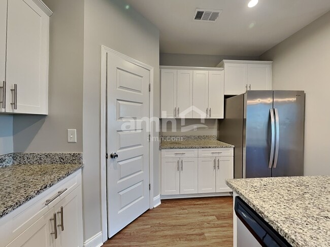 Photo - 5530 Central Grove Sq