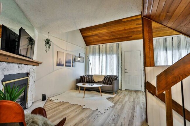 Photo - 974 Dewdney Way Unit SI ID1473814P