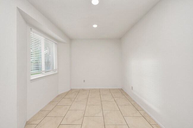 Photo - 6019 Spellman Rd