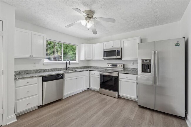 Photo - 9176 Greenwood Dr