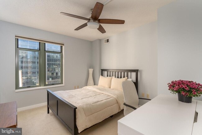 Photo - 1150 K St NW Unidad 710