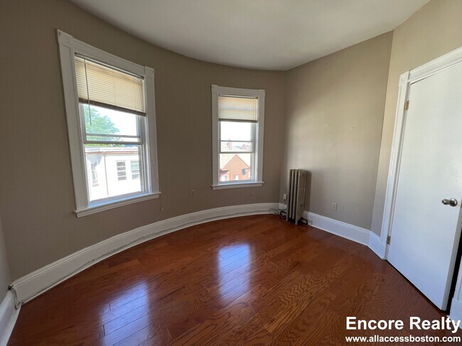 Photo - 8-8 Sunset St Unit 2