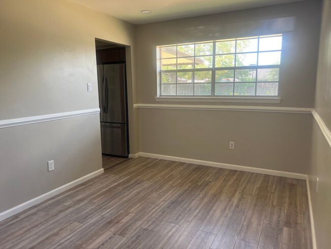 Photo - 2101 Peach St