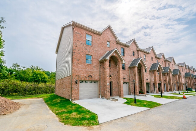 Exterior View - Front - 3410 Brodhead Rd Townhome