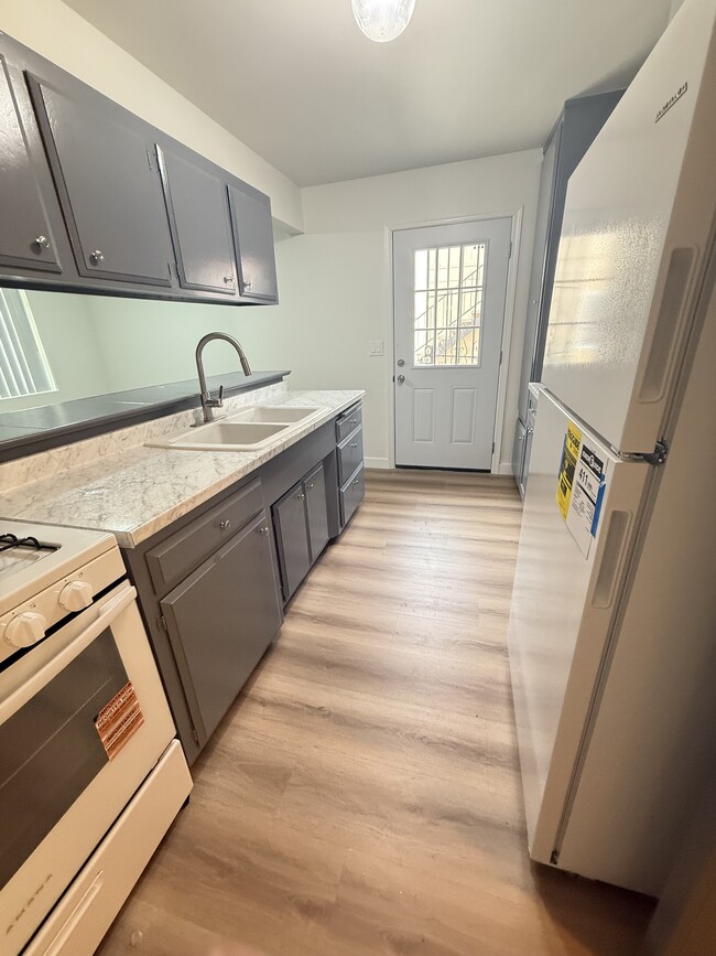 Building Photo - 747 N Philadelphia St Rental