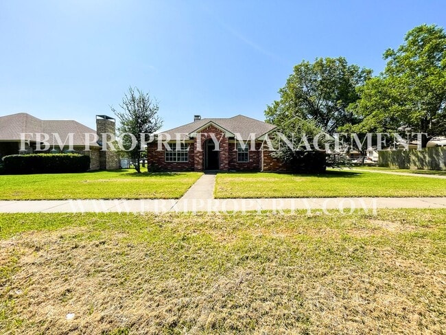 Photo - 505 E Burnett St