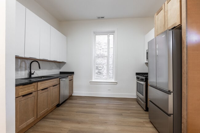 Photo - 3211 W Le Moyne St Unit CH2