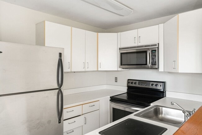 Photo - 546 Columbus Ave Unidad 12