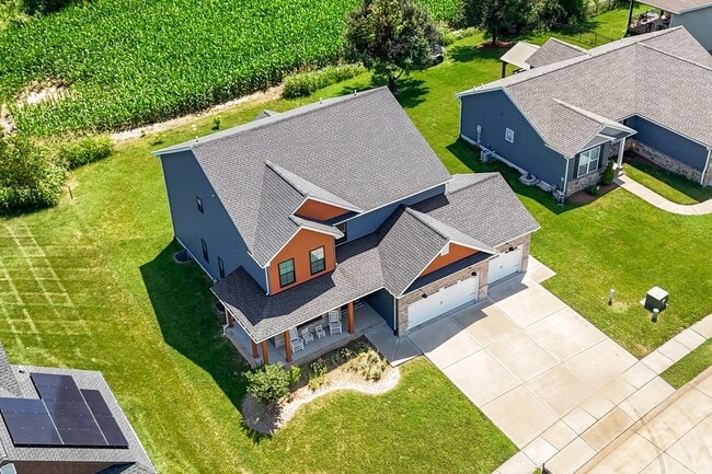 Photo - 748 Seagate Dr