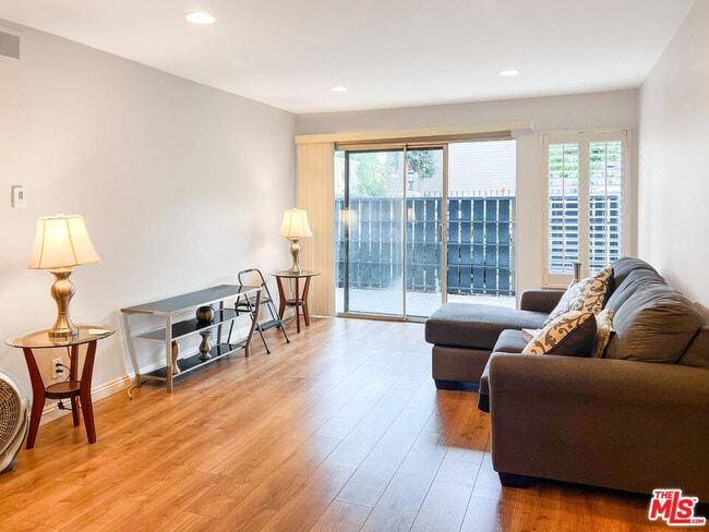 Photo - 18645 Hatteras St Unit 110