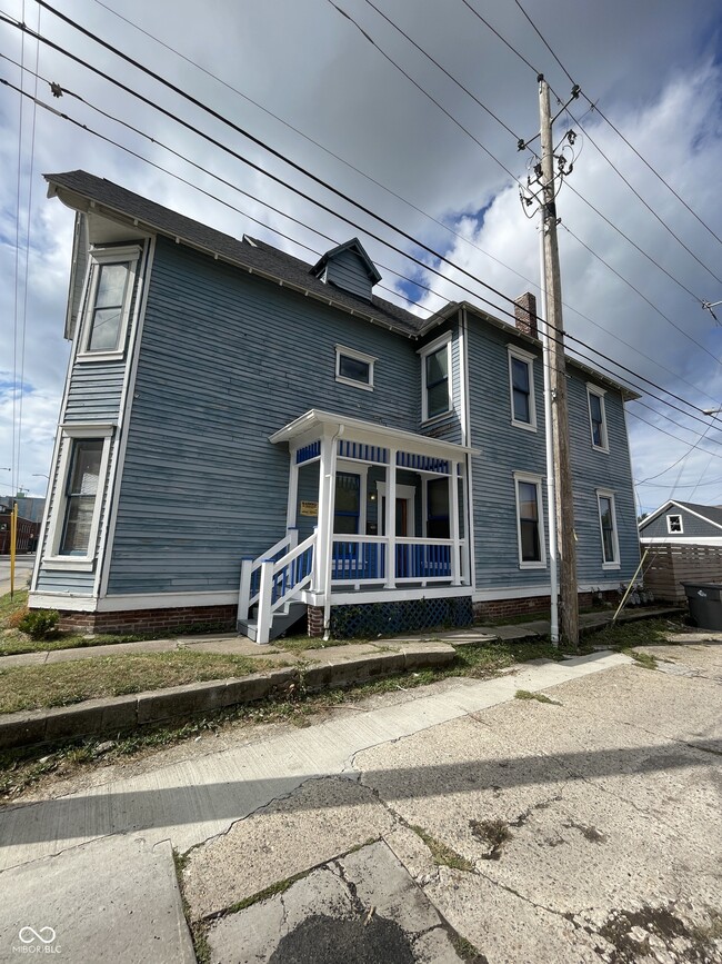 Photo - 412 E 16th St