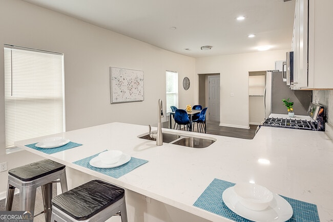 Photo - 996 Fair St SW