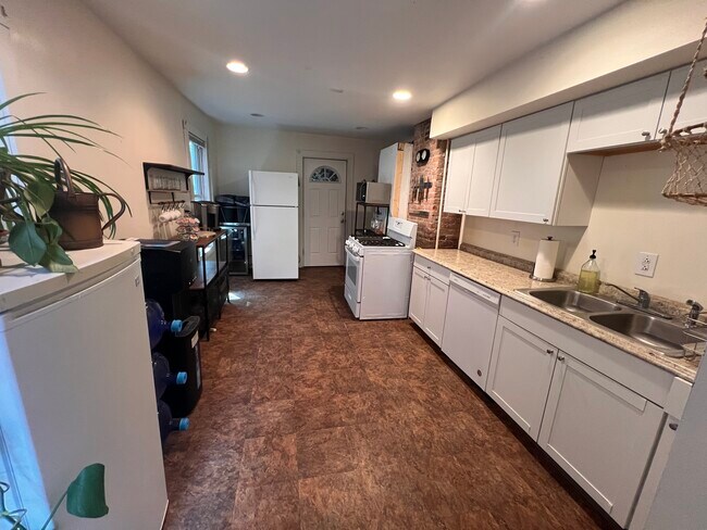 Photo - 67 Lawrence St Unit 67 Lawrence Street
