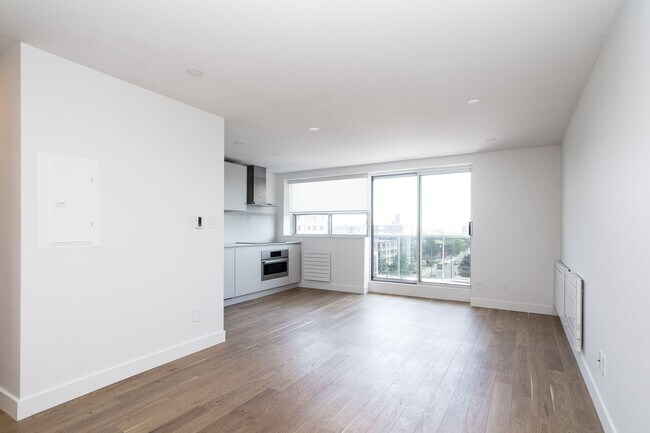 Photo - 365 Eglinton Ave E Unit 701
