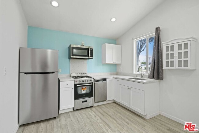 Building Photo - 6723 Sheltondale Ave