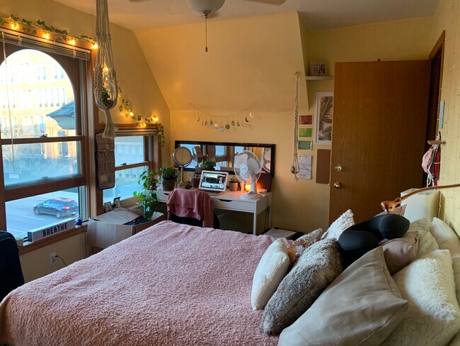 304 N Carroll St Unit 3
