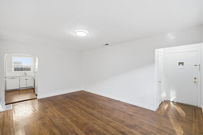 Photo - 541 Jackson Ave Unit 541