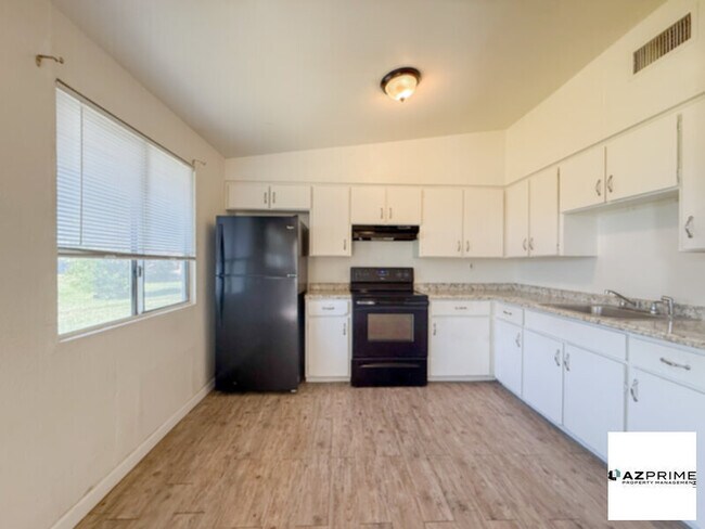 Photo - This Charming 2/1 Phoenix Apartment Unit Offers a Blend of Modern Comfort and Convenience!