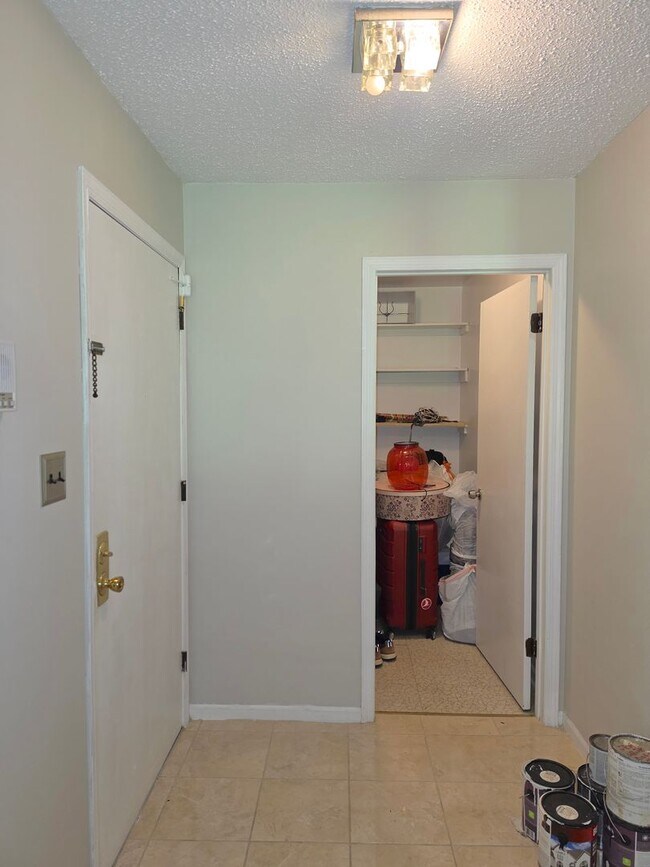 384 Willowbrook Dr