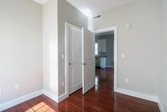 Photo - 33 Covington St Unit 3