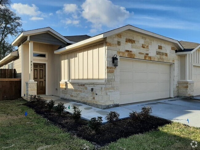 Building Photo - 9815 Grosbeak Ln Rental