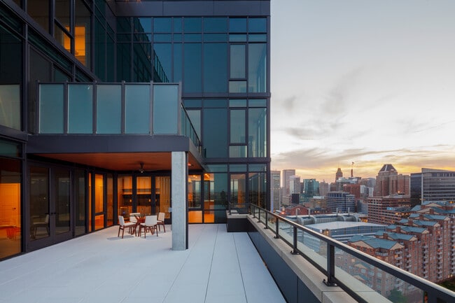 Penthouse-level Signature Collection apartment homes with expansive terrace (in select homes)