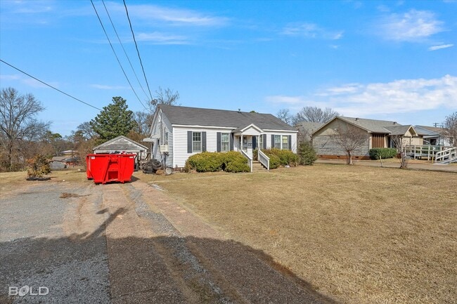 Photo - 3814 Lakeshore Dr