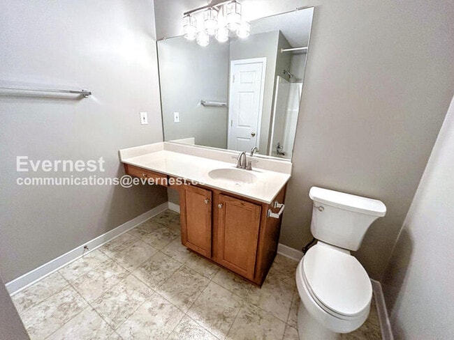 Photo - 2 Bed/2 Bath Townhome with Washer/Dryer / ...