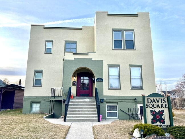 Building Photo - 676 N Davis St Unit 5