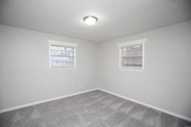 Photo - 909 Roseclair Dr House
