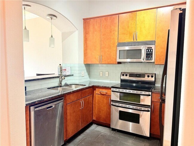 3445 Stratford Rd NE Unit 2106