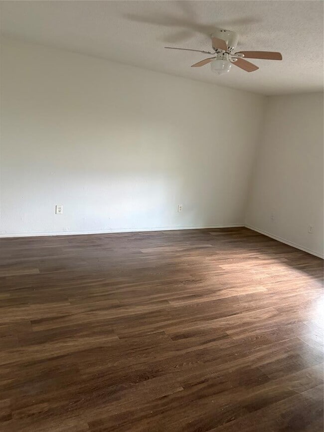 Photo - 8503 Colony Loop Dr