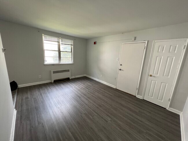 Photo - Godfrey Court Apartments