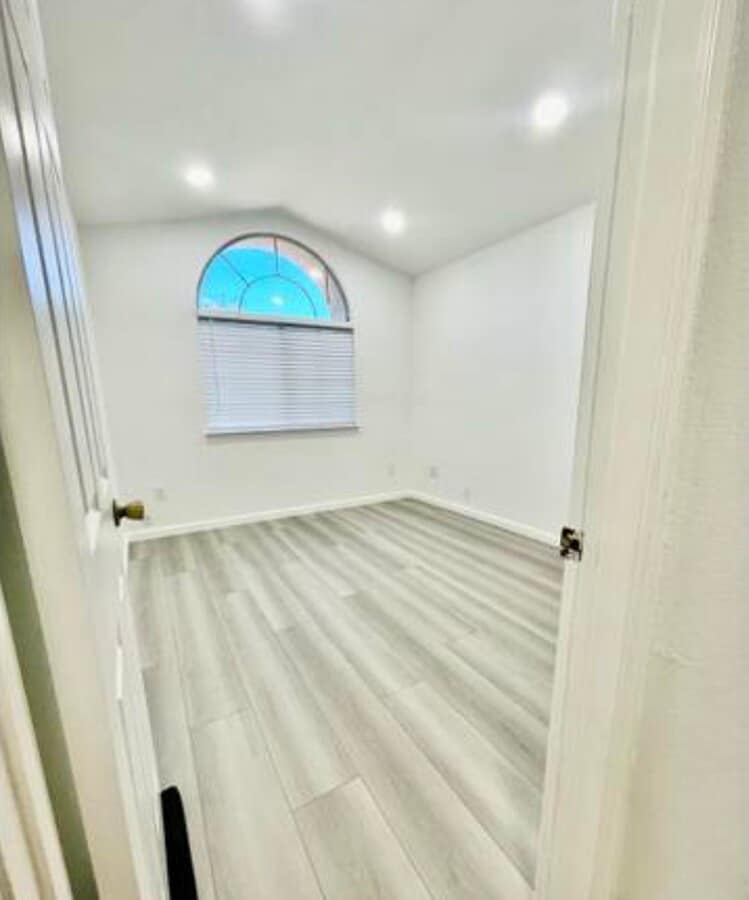 Photo - 2828 Hillcrest Ave