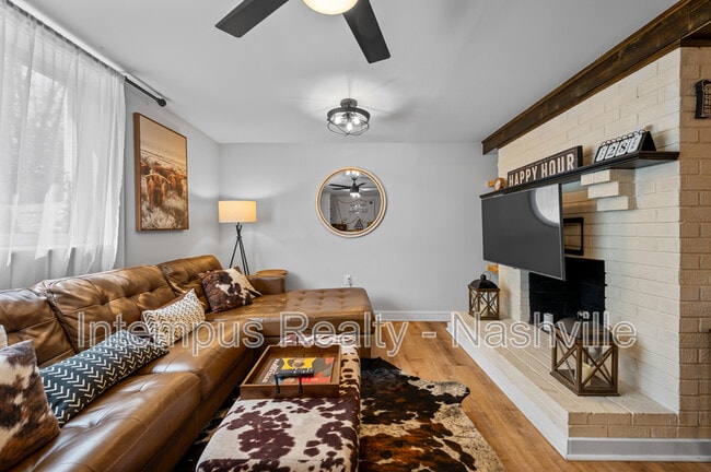 Photo - 840 Lemont Dr Unit B