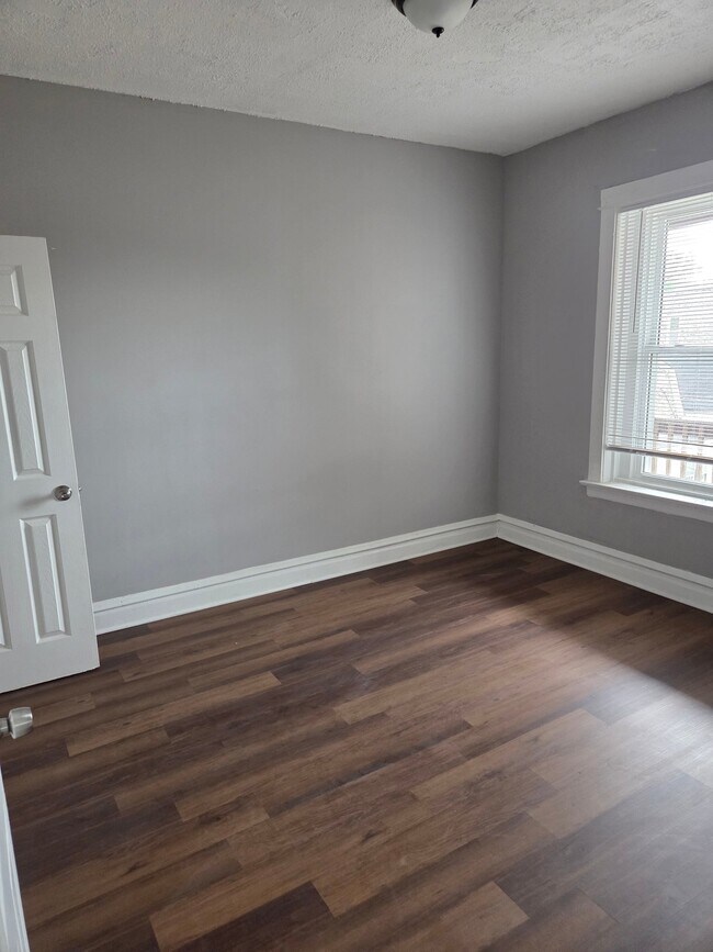 Photo - 1843 W 54th St Unit 3W