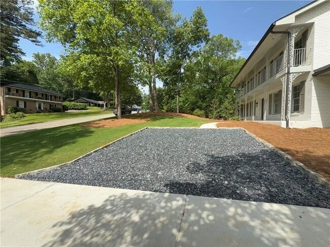 Photo - 1892 Mercedes Ct NE