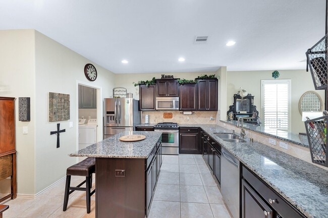 Photo - 507 Monterry Oaks Dr