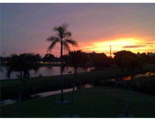 Photo - 6654 Villa Sonrisa Dr Unit 421