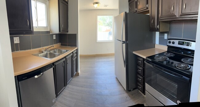 Photo - 200 Spruce St