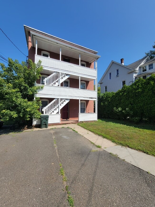 Building Photo - 3 Pearl St Unit 1 Rental