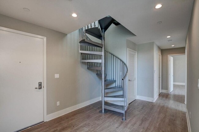 1210 S Corning St Unit 201