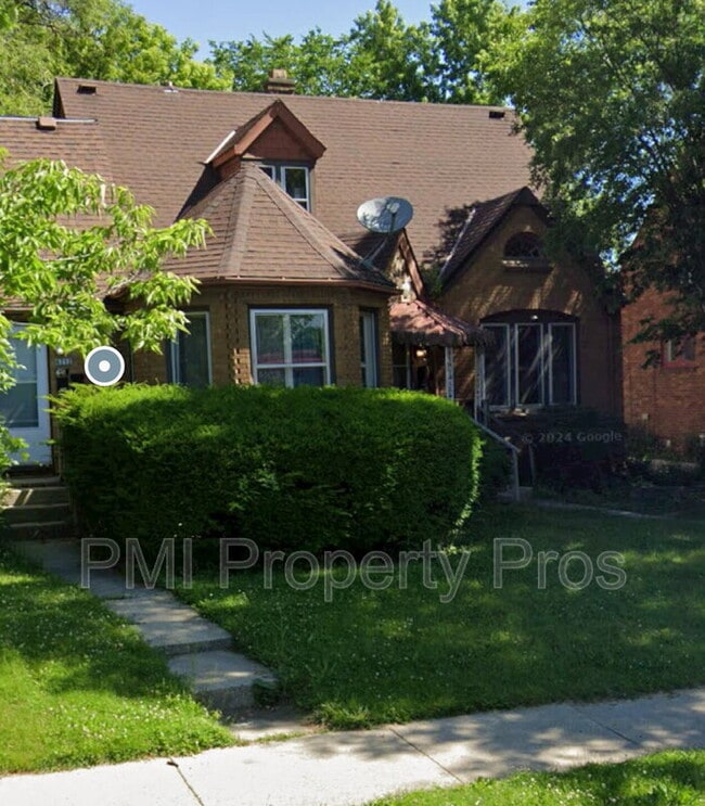 Building Photo - 6712 W Villard Ave Rental