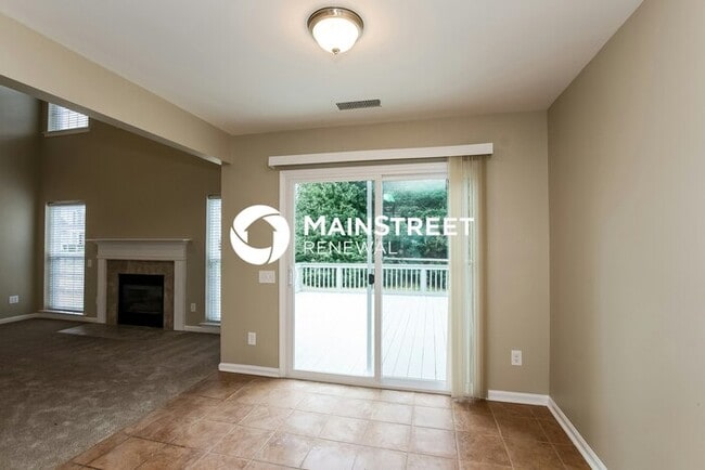 Photo - 3 Bedroom Pet-Friendly Home in Huntersville, NC with Main Street Renewal