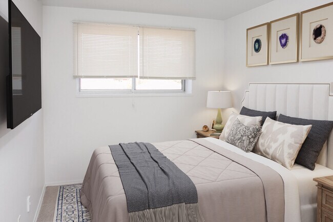 Photo - Hugo Apartments