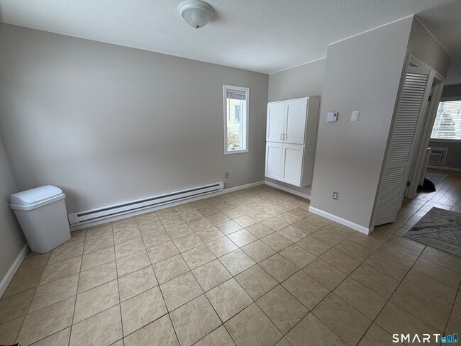 Photo - 21 Oak Ave Ext Unit APT 5